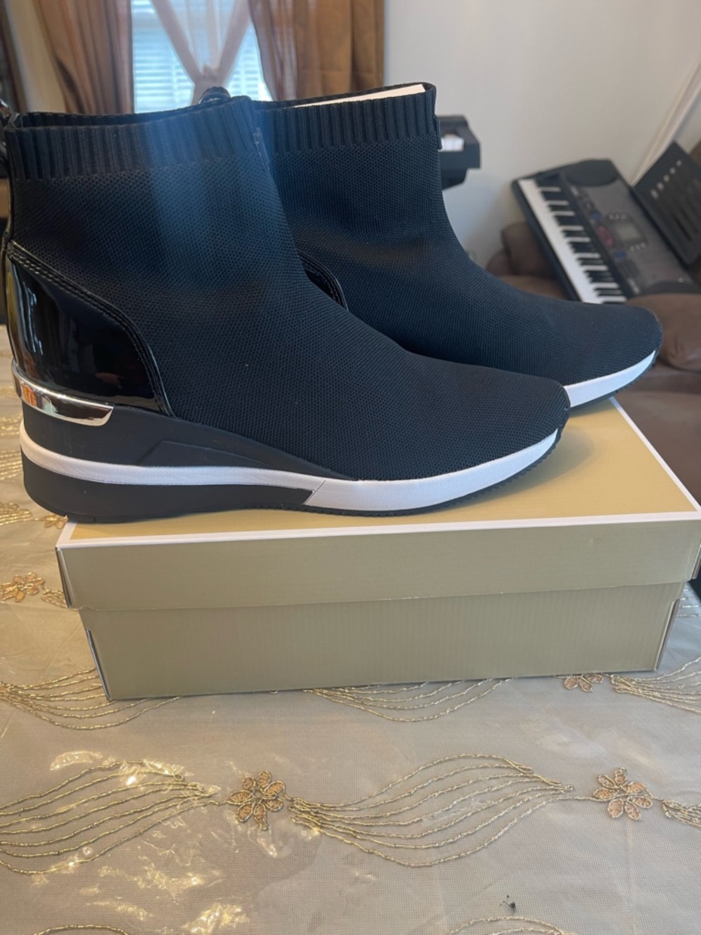Michael Kors women’s Skyler wedge bootie socks sneakers size 11 - Picture 11 of 14